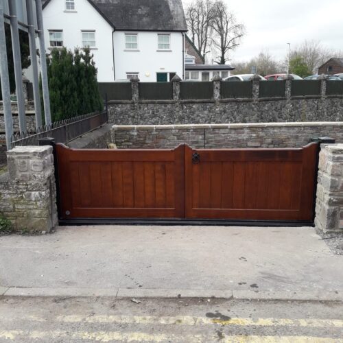 Flood gate installation by Lakeside Flood Solutions